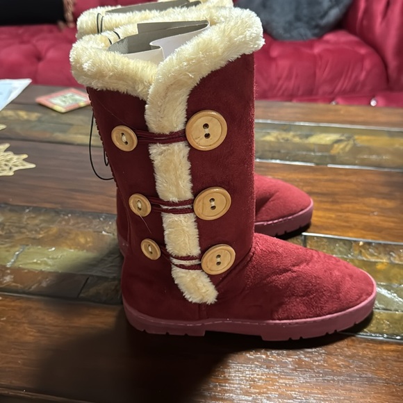 Burgundy & Cream hugs boost with side buttons - Picture 4 of 8